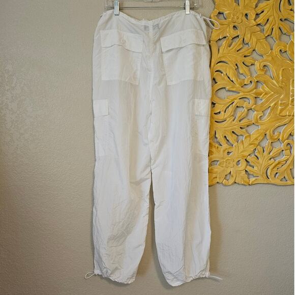White Fox Boutique Be The Moment Cargo Pants in White, Small - Picture 4 of 8